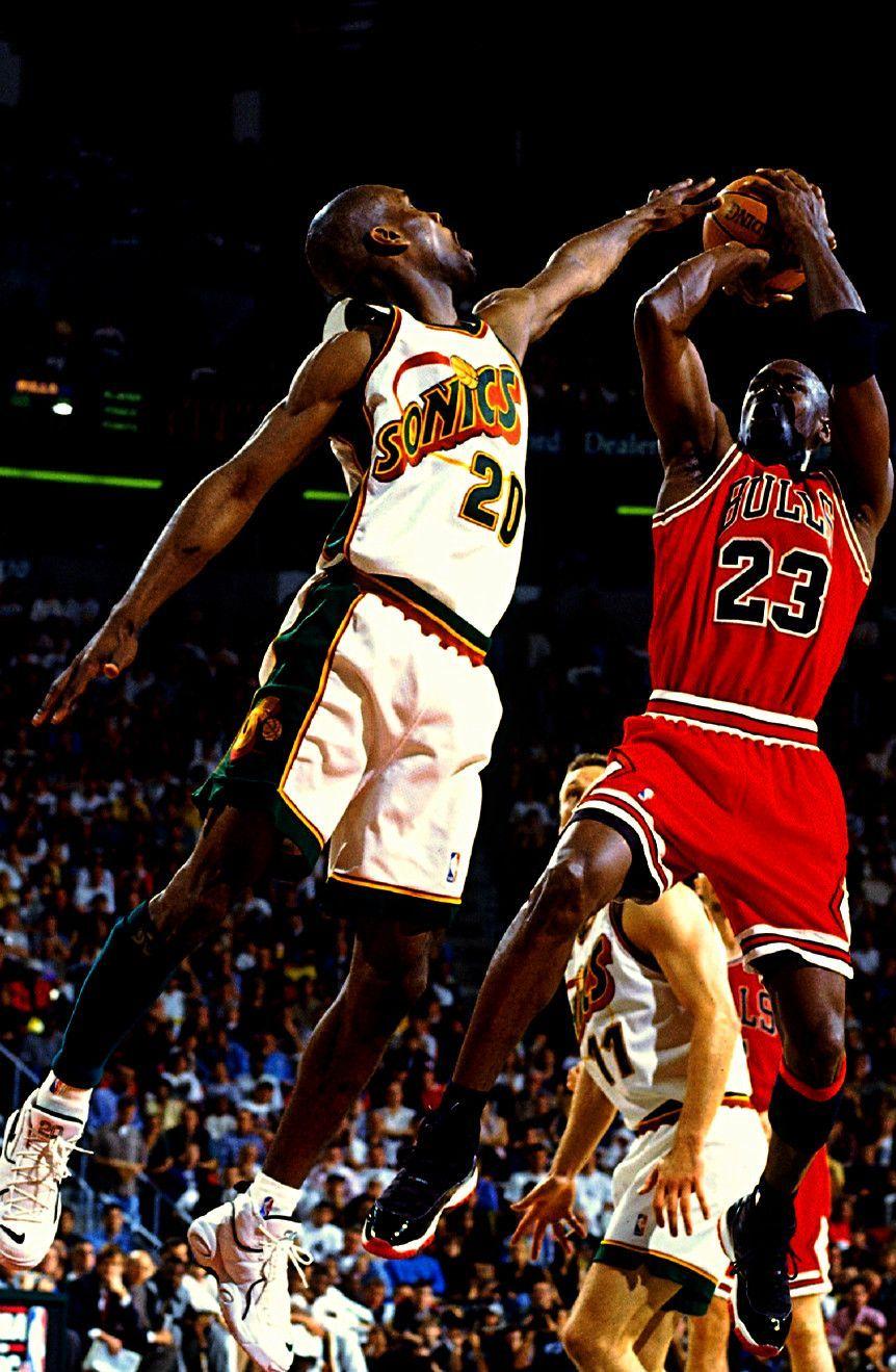 862x1319 Michael Jordan shoots over Gary Payton. Michael jordan, Gary payton, Nba legends