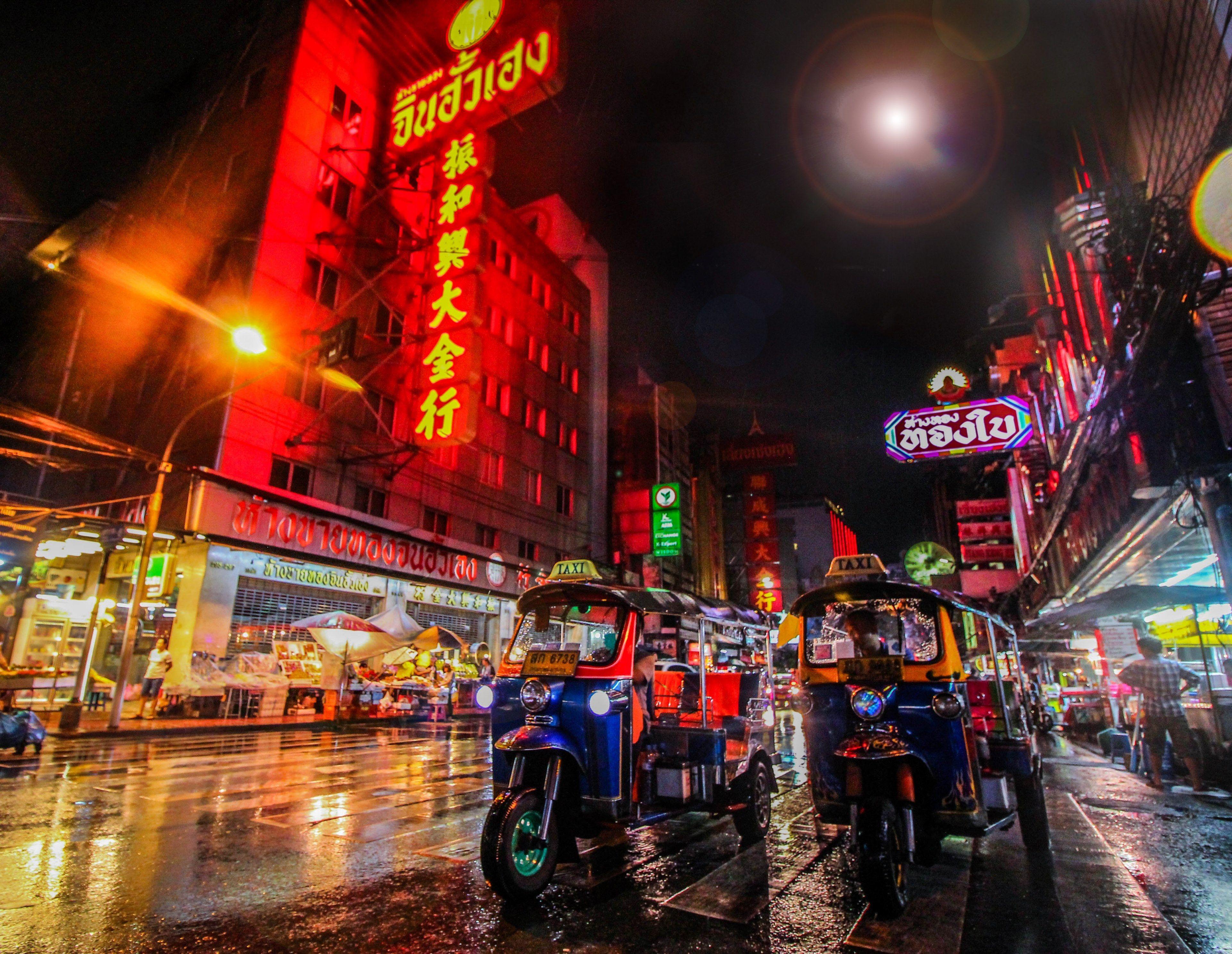 Wallpaper : night, city, lights, Chinatown, Chinese characters 2352x1593 -  4kWallpaper - 1058080 - HD Wallpapers - WallHere