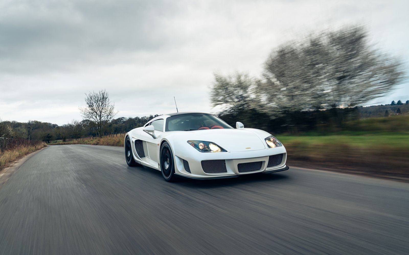 1600x1000 Noble M600