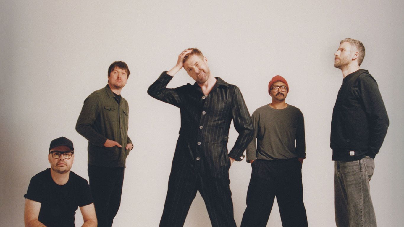1366x768 KAISER CHIEFS Get Reflective In Brand New Single 'Burning In Flames'