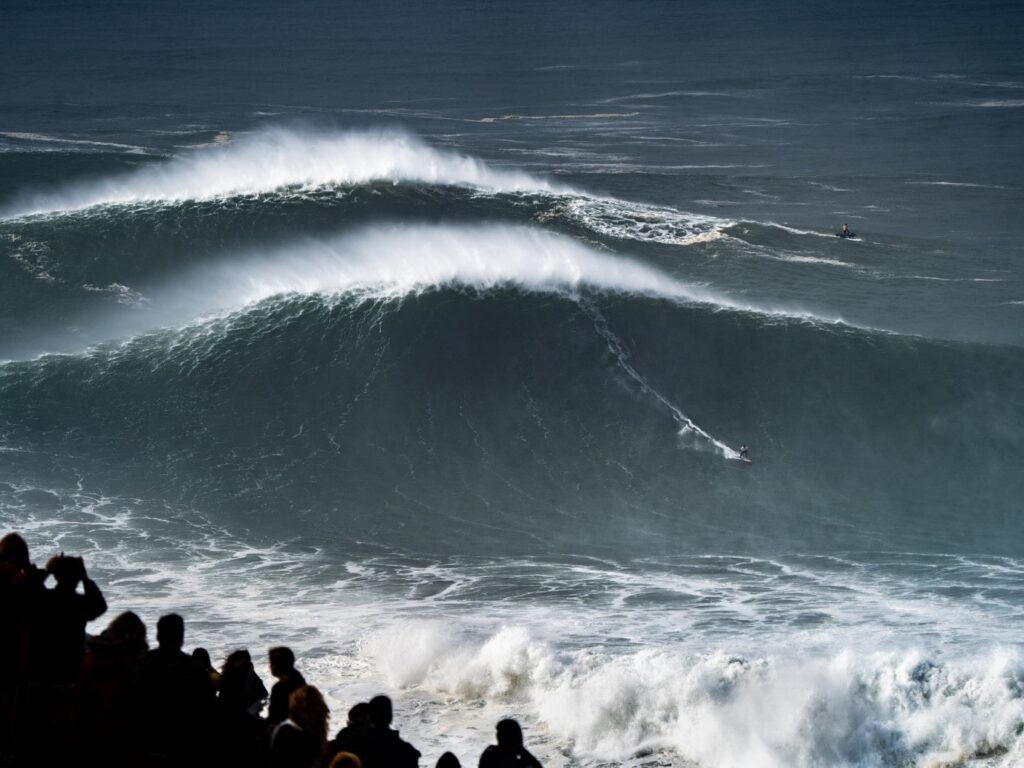 1024x768 Why the waves at Nazaré, Portugal are so big
