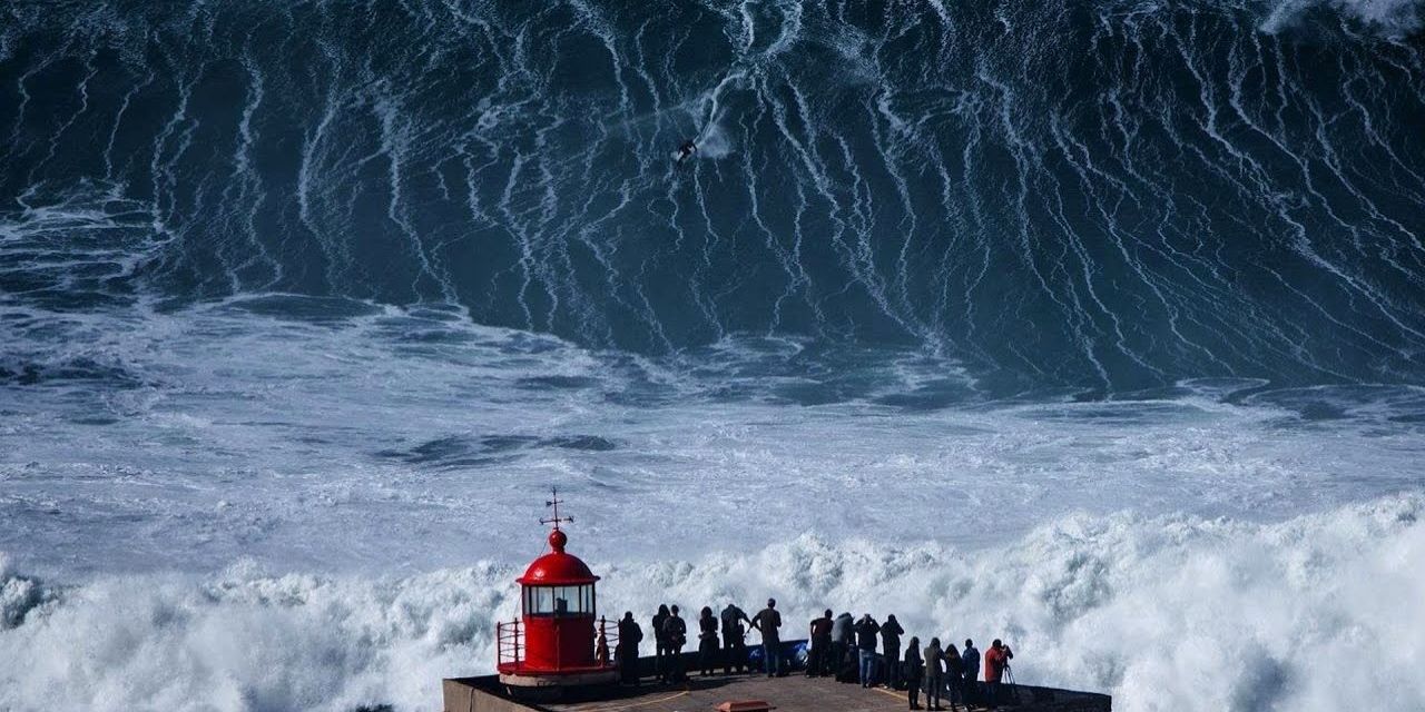 1280x640 Monster Waves at the World's Craziest Surf Destination