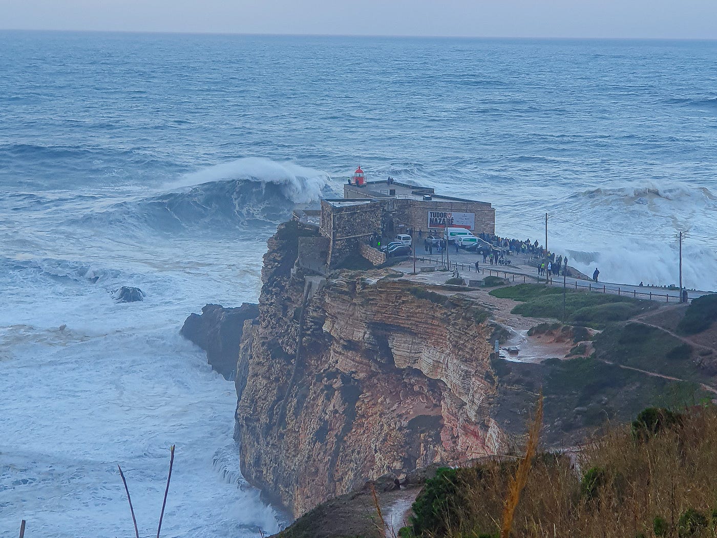 1400x1050 A Wall of Water in Nazaré, Portugal.