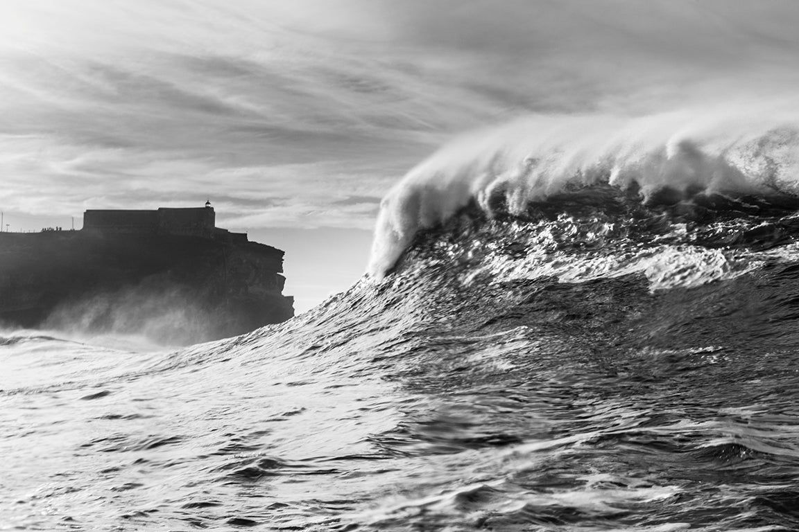 1152x768 Nazare Portugal Big Wave Photo