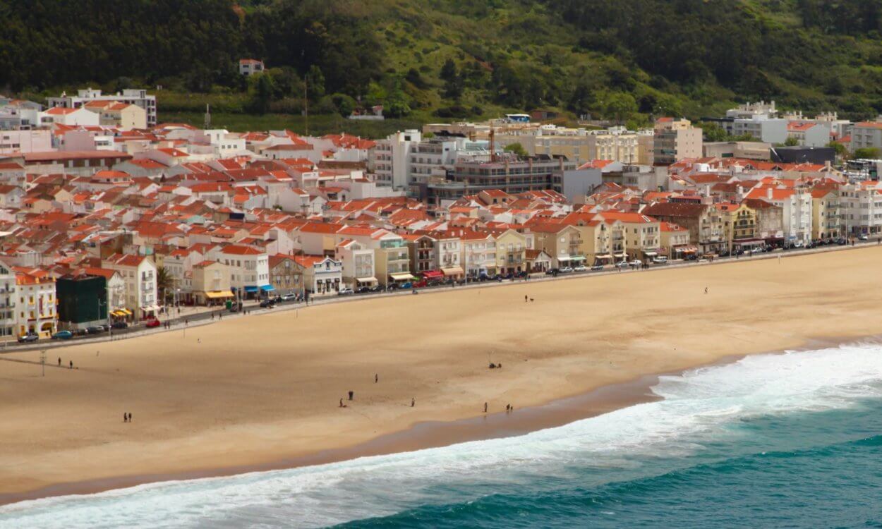 1250x750 NAZARÉ-IN SEARCH OF THE BIG WAVES IN PORTUGAL Should Go Here