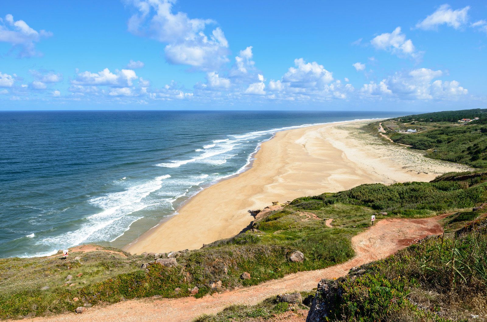 1600x1058 Praia do Norte, Nazare. Central Portugal Beaches. Portugal Travel Guide