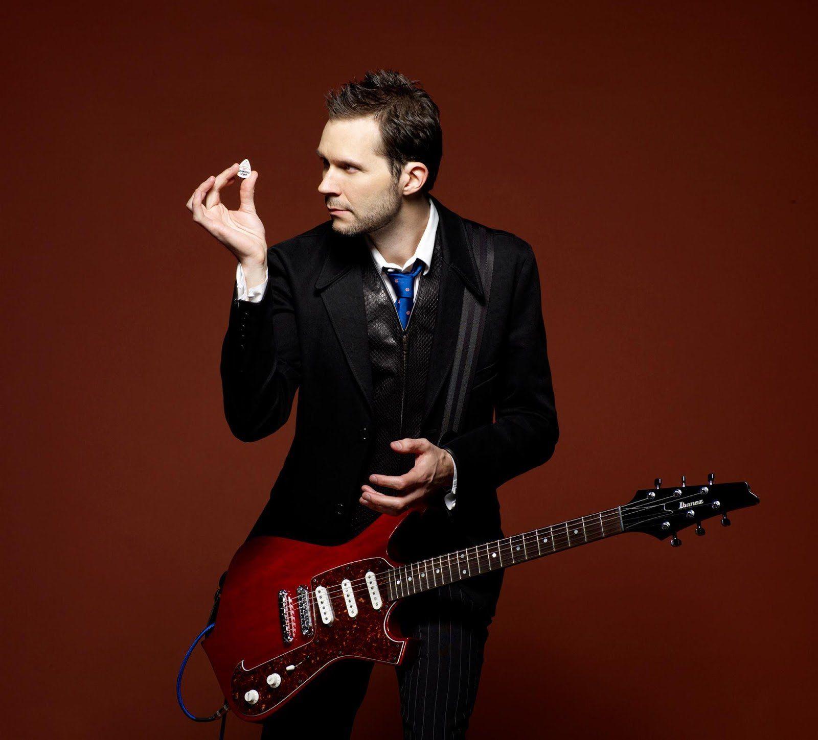 1600x1449 Paul Gilbert Wallpaper