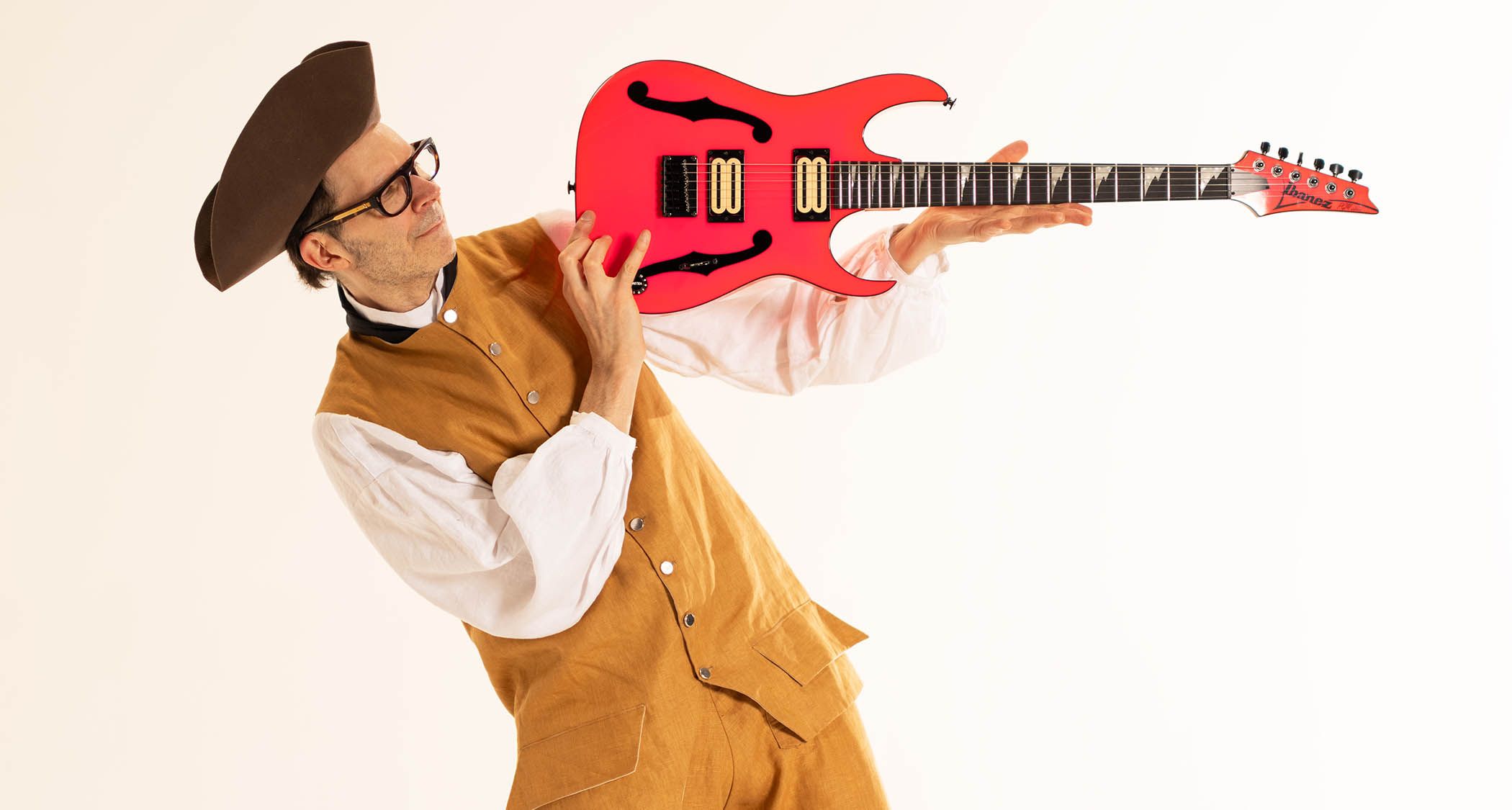 2100x1125 Paul Gilbert on AI, shred melodies and the making of WROC