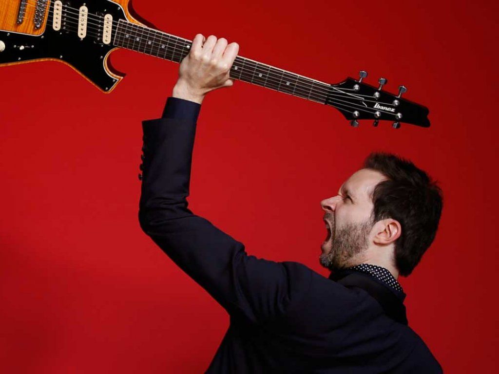 1024x768 Paul Gilbert
