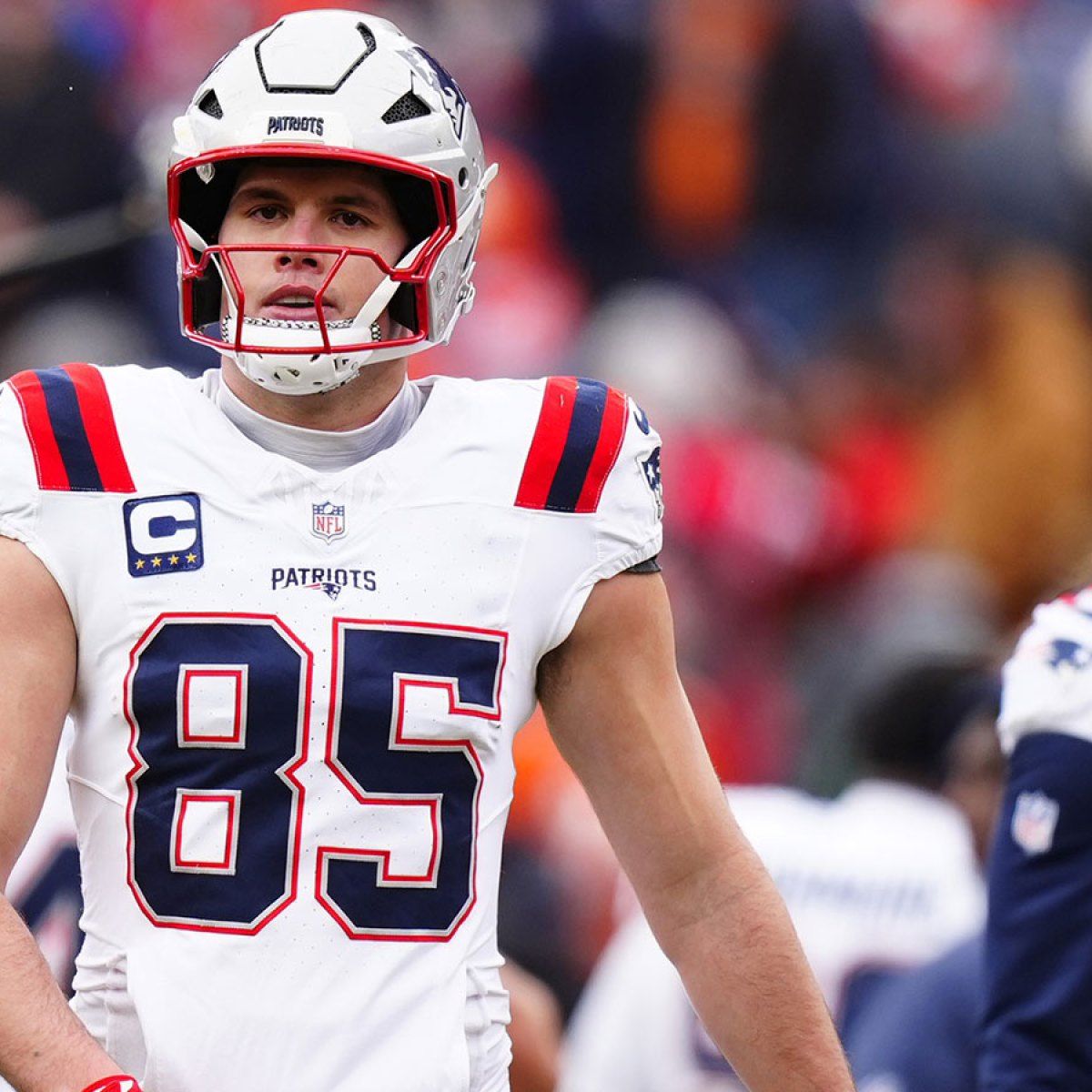 1200x1200 Patriots news: Hunter Henry gets contract extension in New England