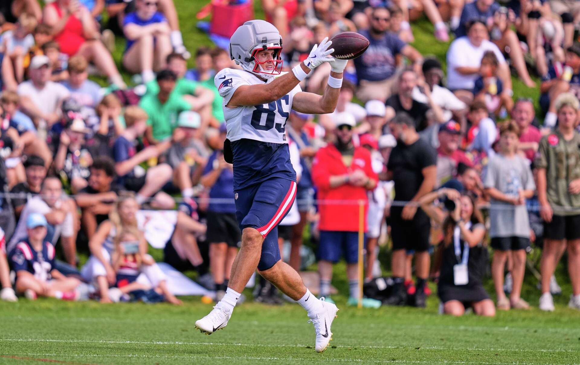 1920x1208 Hunter Henry Ends Limbo, Signing A 2 Year Extension With Patriots Through 2027