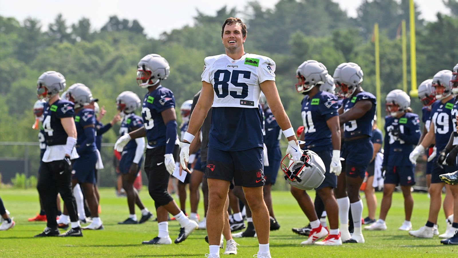 1600x900 Patriots news: Hunter Henry's instant reaction to signing contract extension
