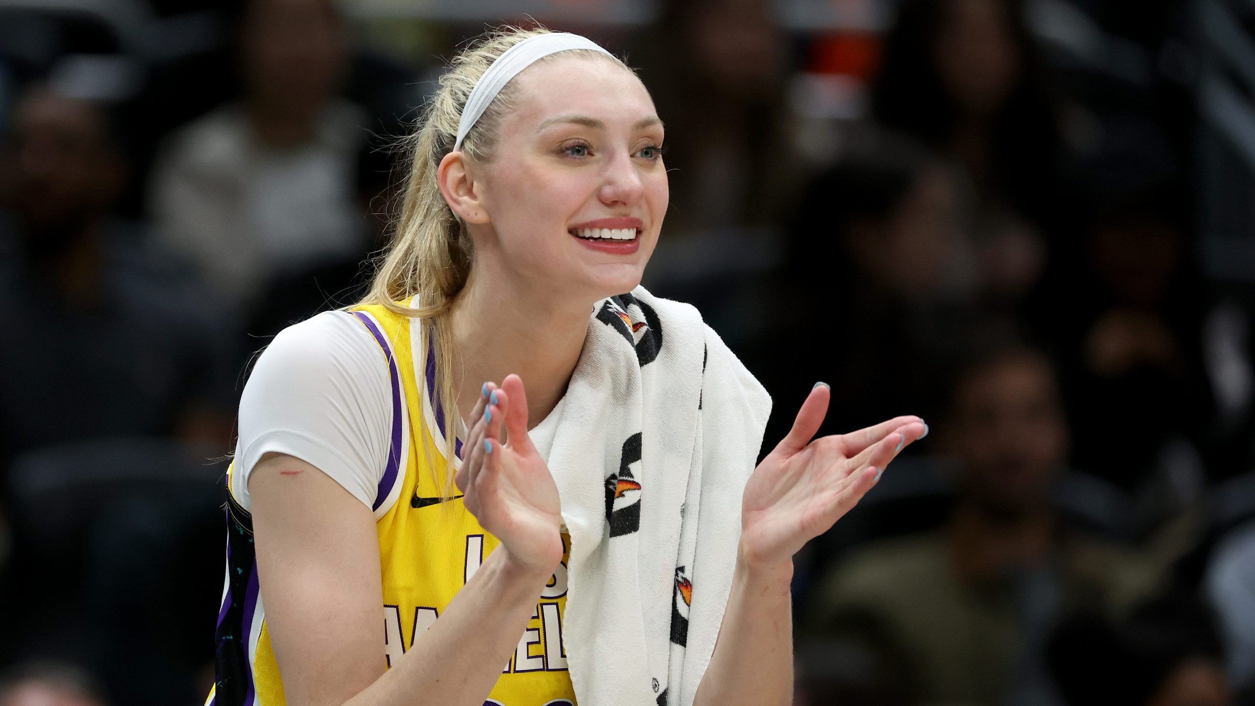 2560x1440 Los Angeles Sparks star Cameron Brink tears ACL
