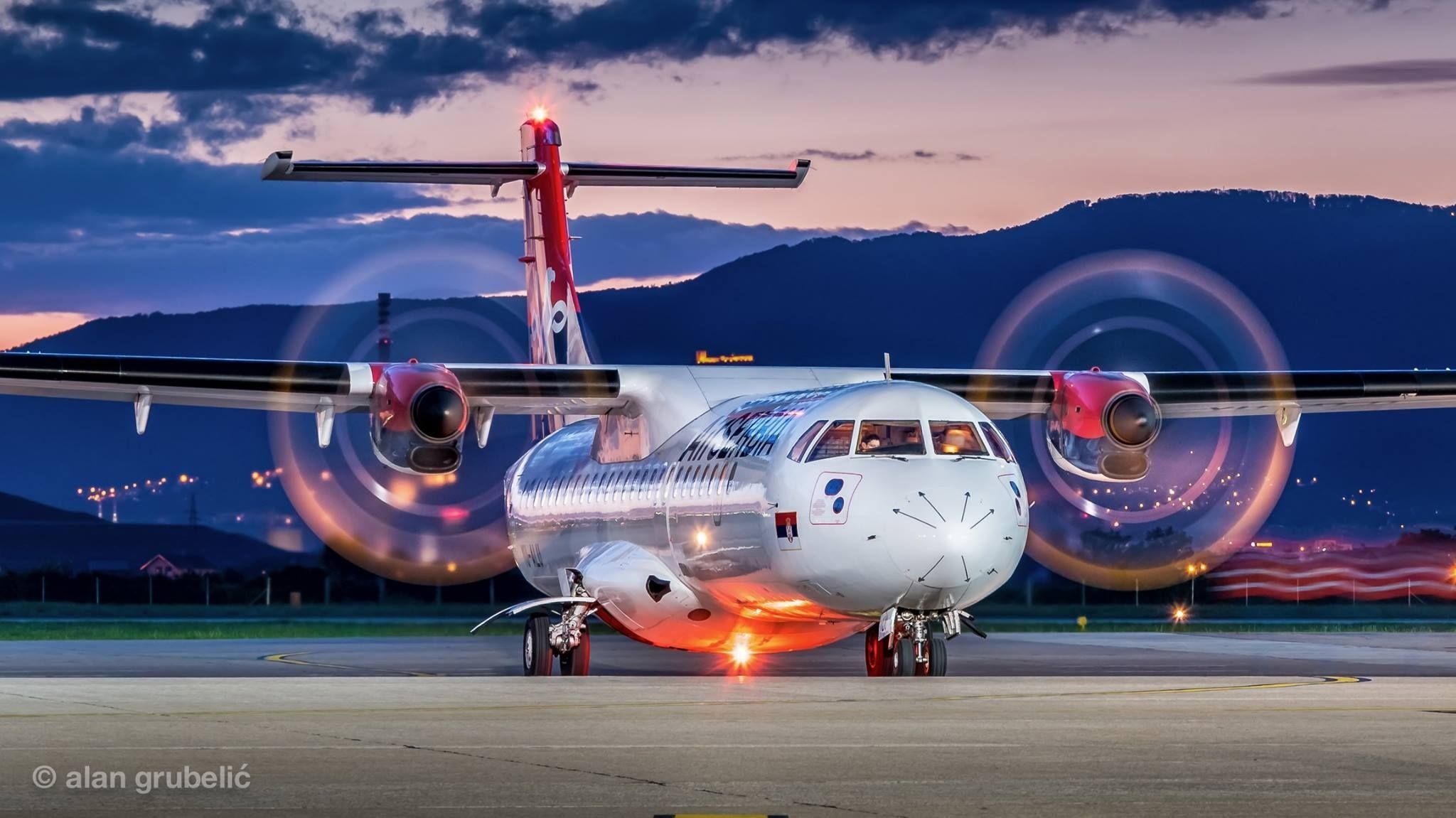 2048x1151 ATR 72 Wallpaper