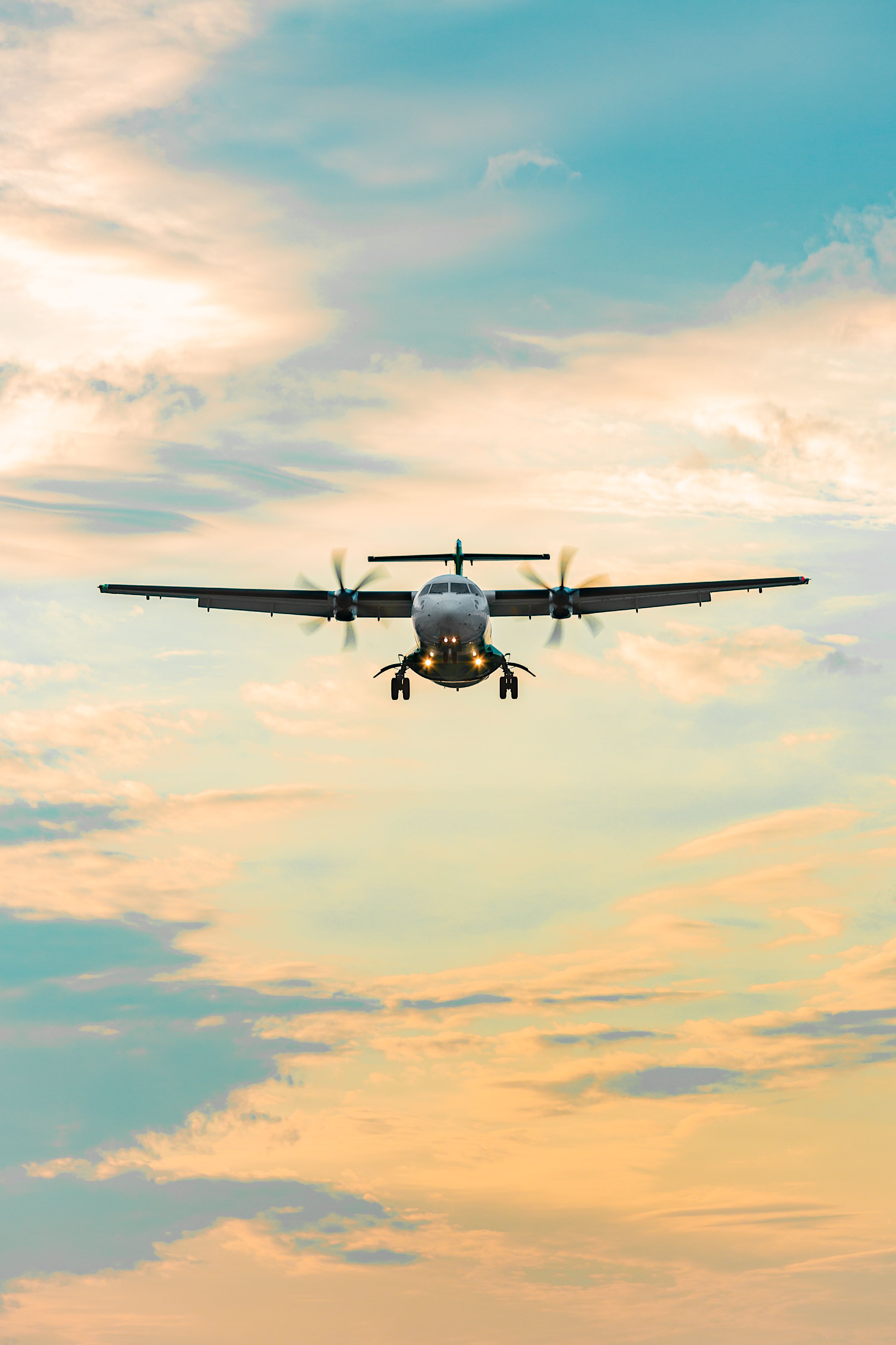 3001x4501 Plane on Sky at Dawn · Free