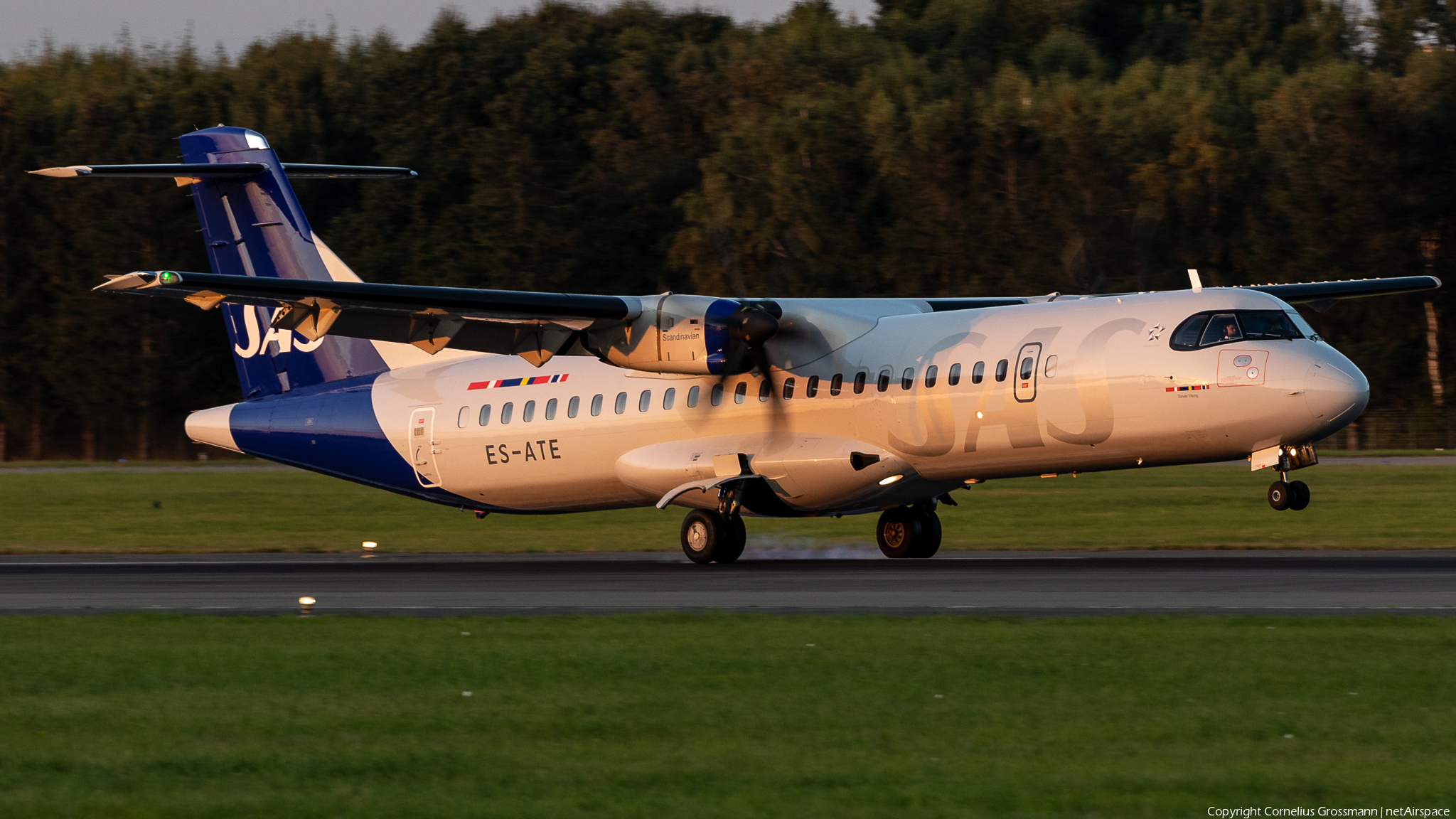 2048x1152 SAS Airlines (Nordica) ATR 72 600 (ES ATE). Photo 404483 • NetAirspace