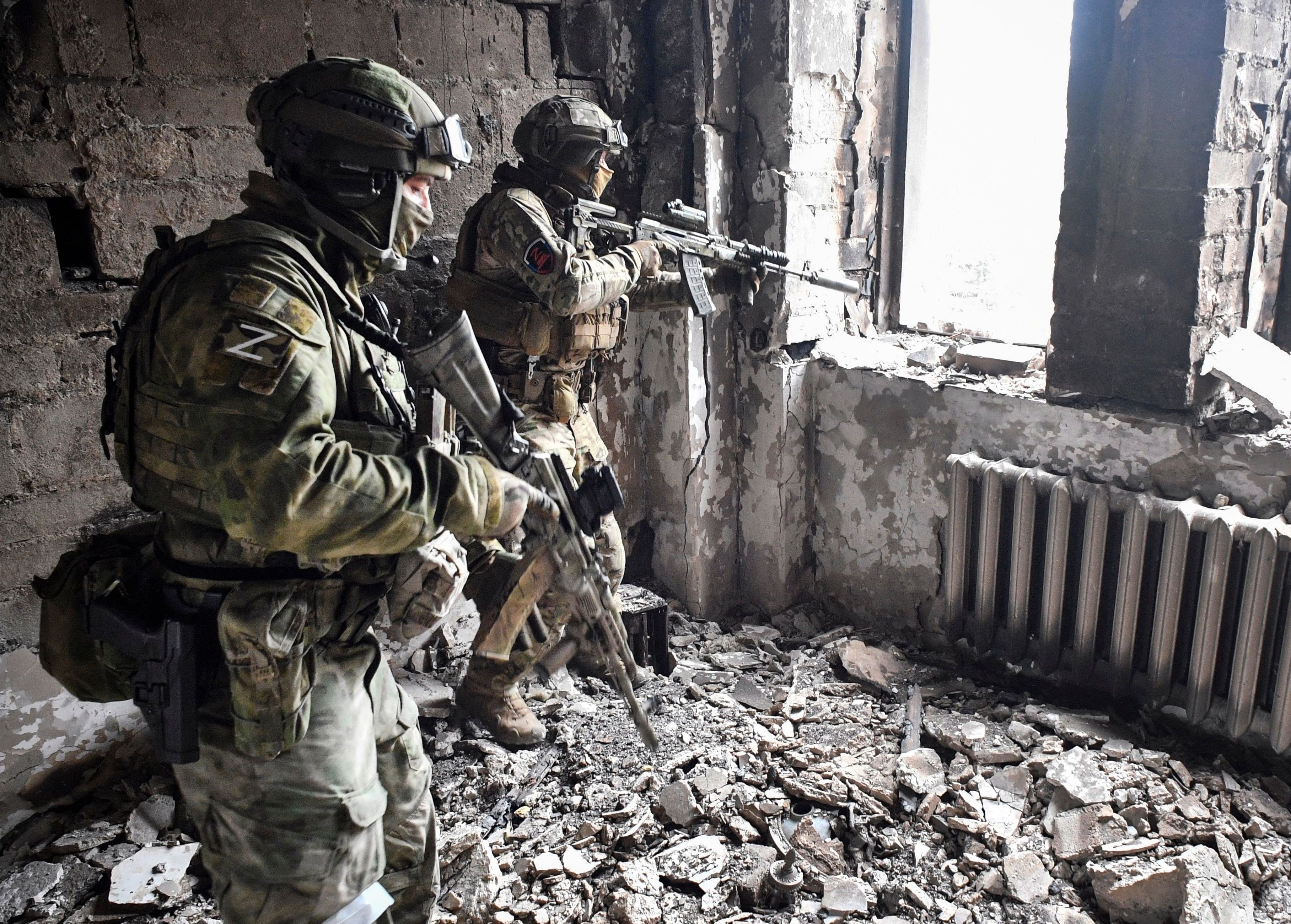 3633x2601 Russian Troops Complain to Putin About 1940s Weapons: 'We Are Not Meat'