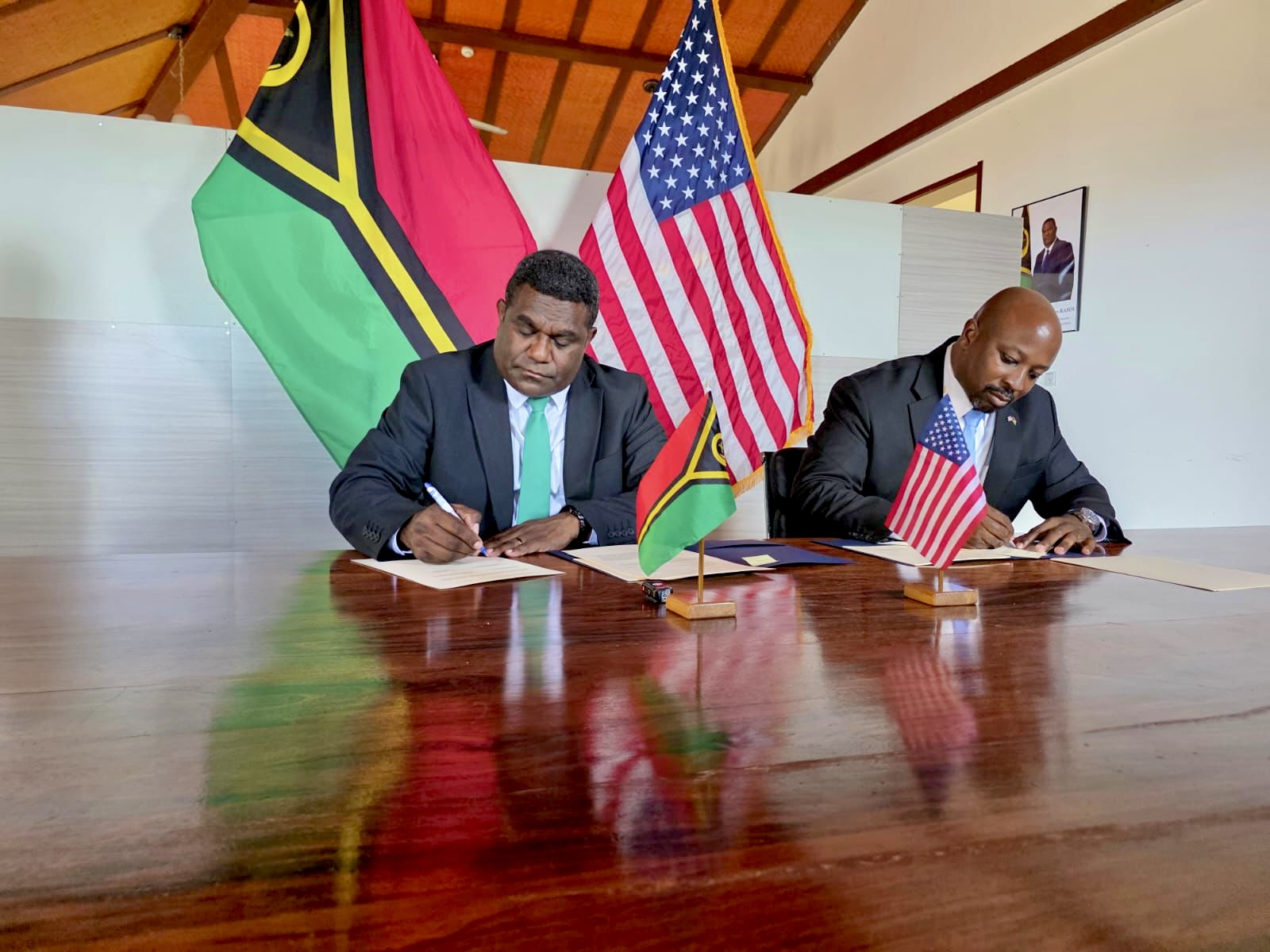 1600x1200 United States and Vanuatu Sign Investment Incentive Agreement to Unlock New Strategic Development Opportunities.S. Embassy to Vanuatu