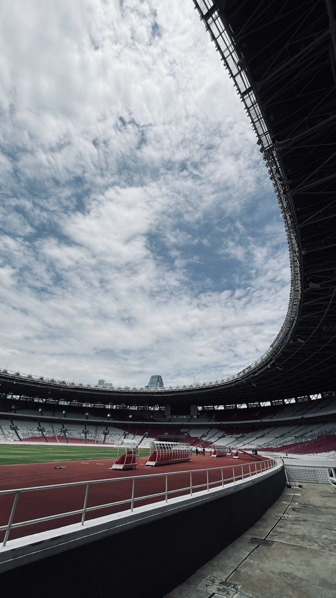 675x1200 monggo free wallpaper, Stadion Utama Gelora Bung Karno, kemarin h 1 v Australia #fotobagus - *kalo dipake jdi wallpaper beneran, mention saya y hehe