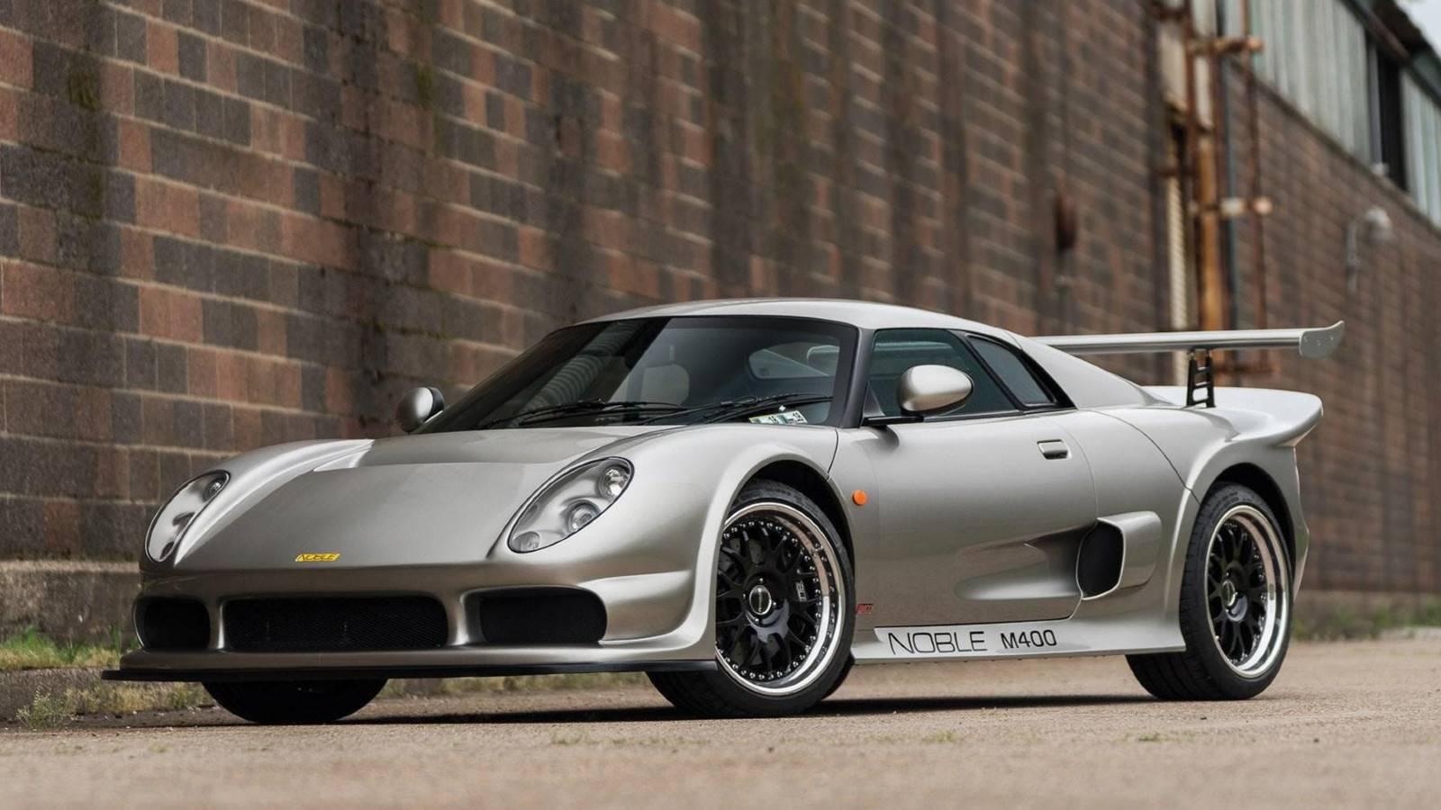 1600x900 A Detailed Look Back At The Noble M400