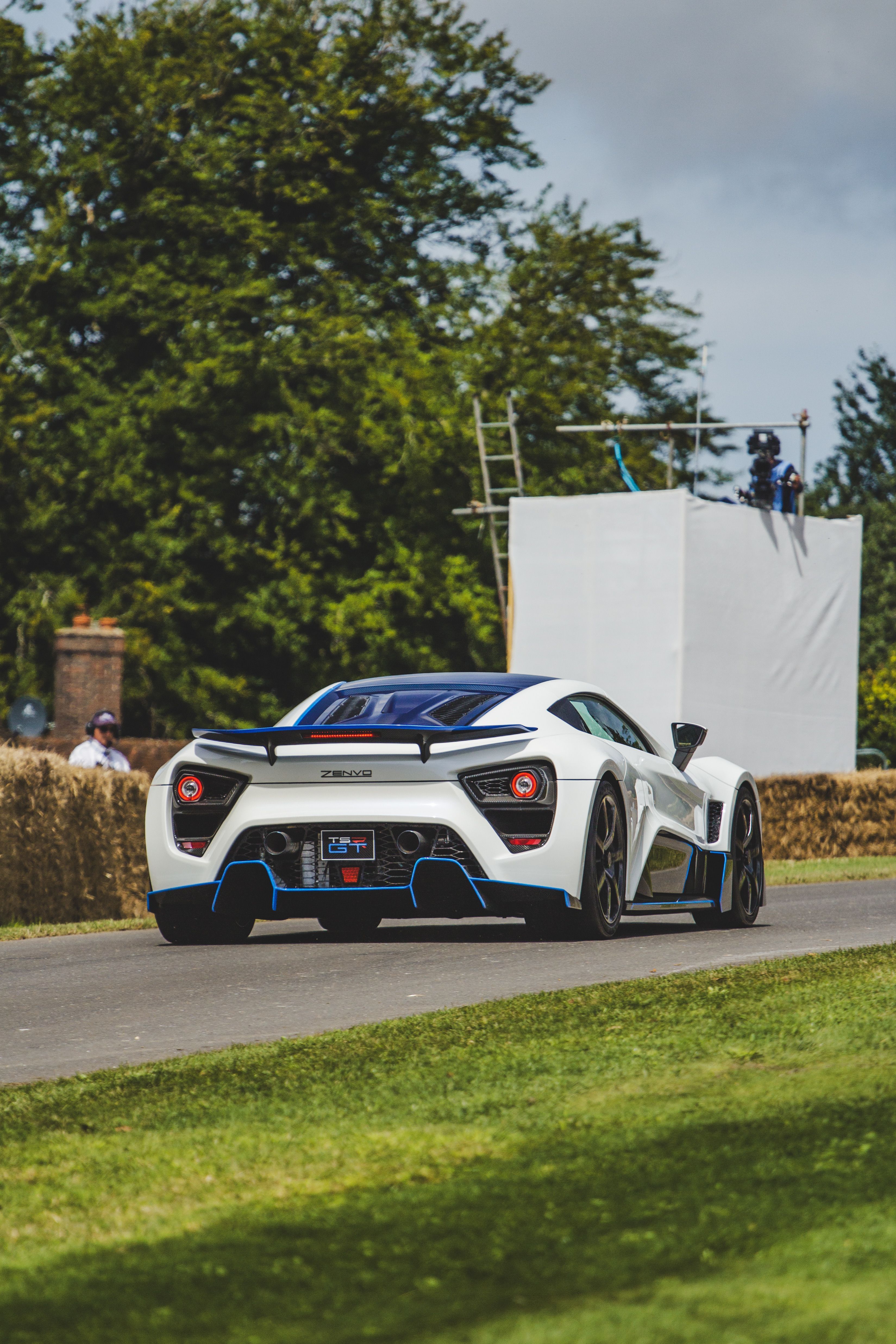 3298x4947 Blue Noble M12 GTO at Beaulieu Car Show · Free