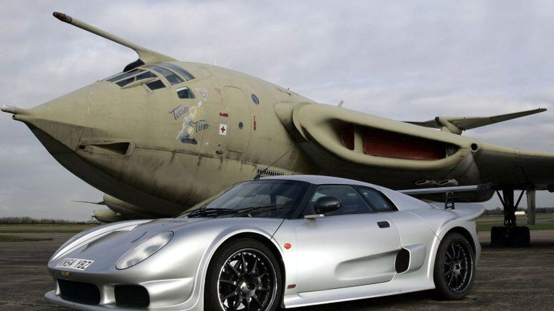 1920x1080 WCF Test Drive: Noble M400
