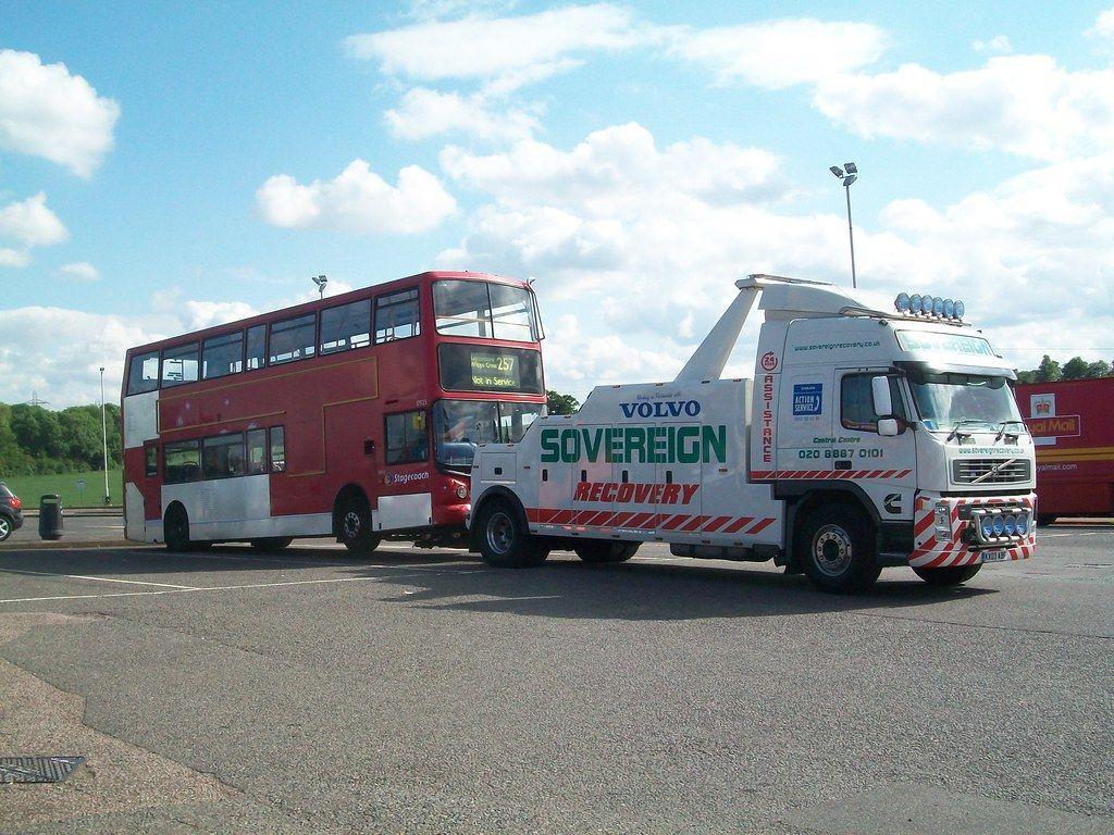 1024x768 Stagecoach in London & Sovereign towtruck. Stagecoach in Lo