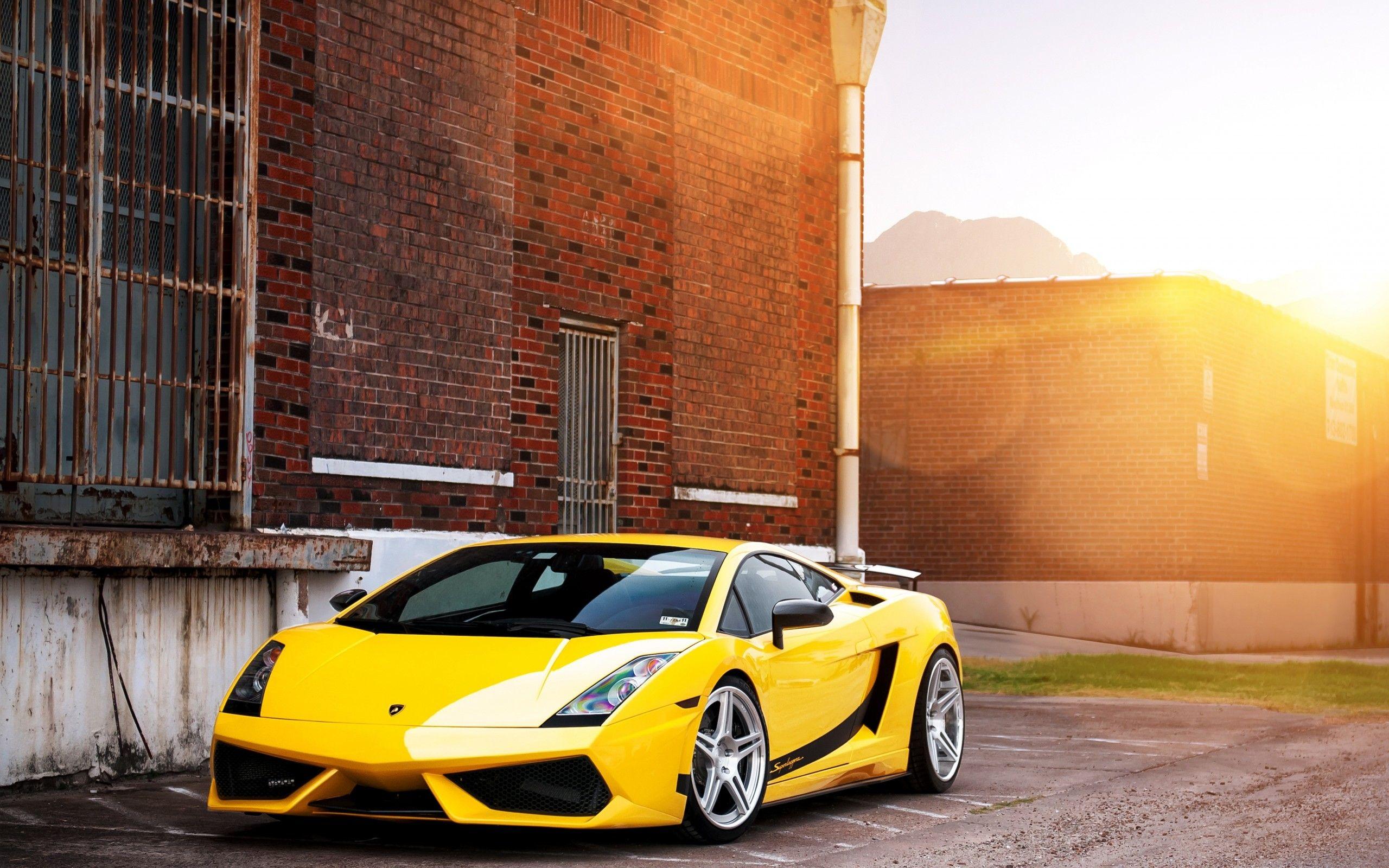 2560x1600 Yellow Lamborghini Wallpaper