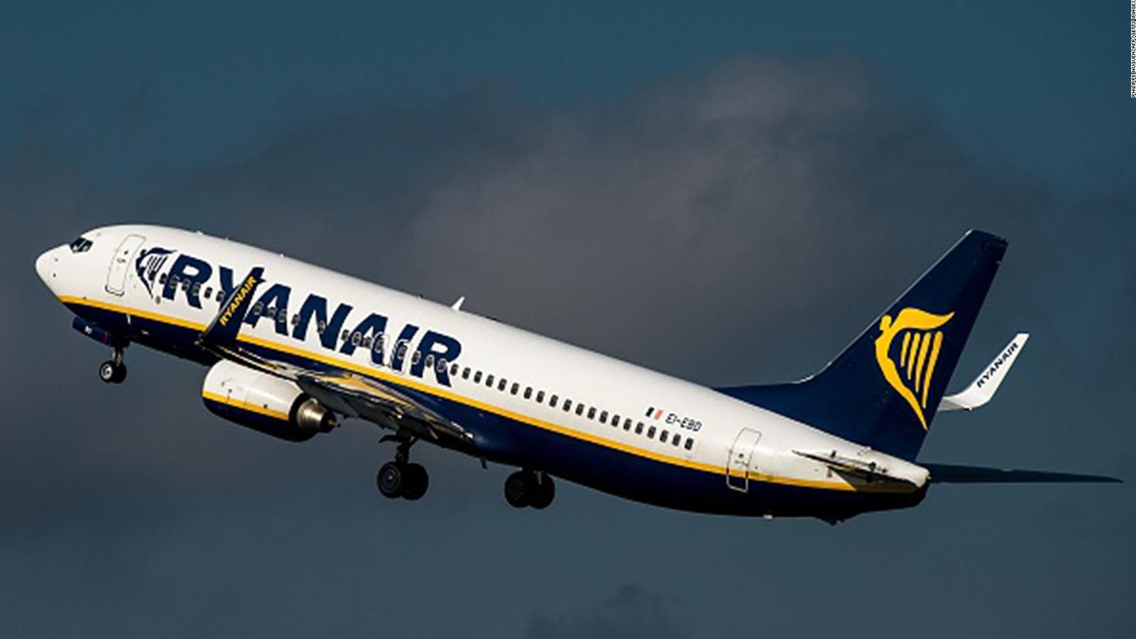 1600x900 Ryanair fires staff for allegedly faking photo of sleeping on airport floor