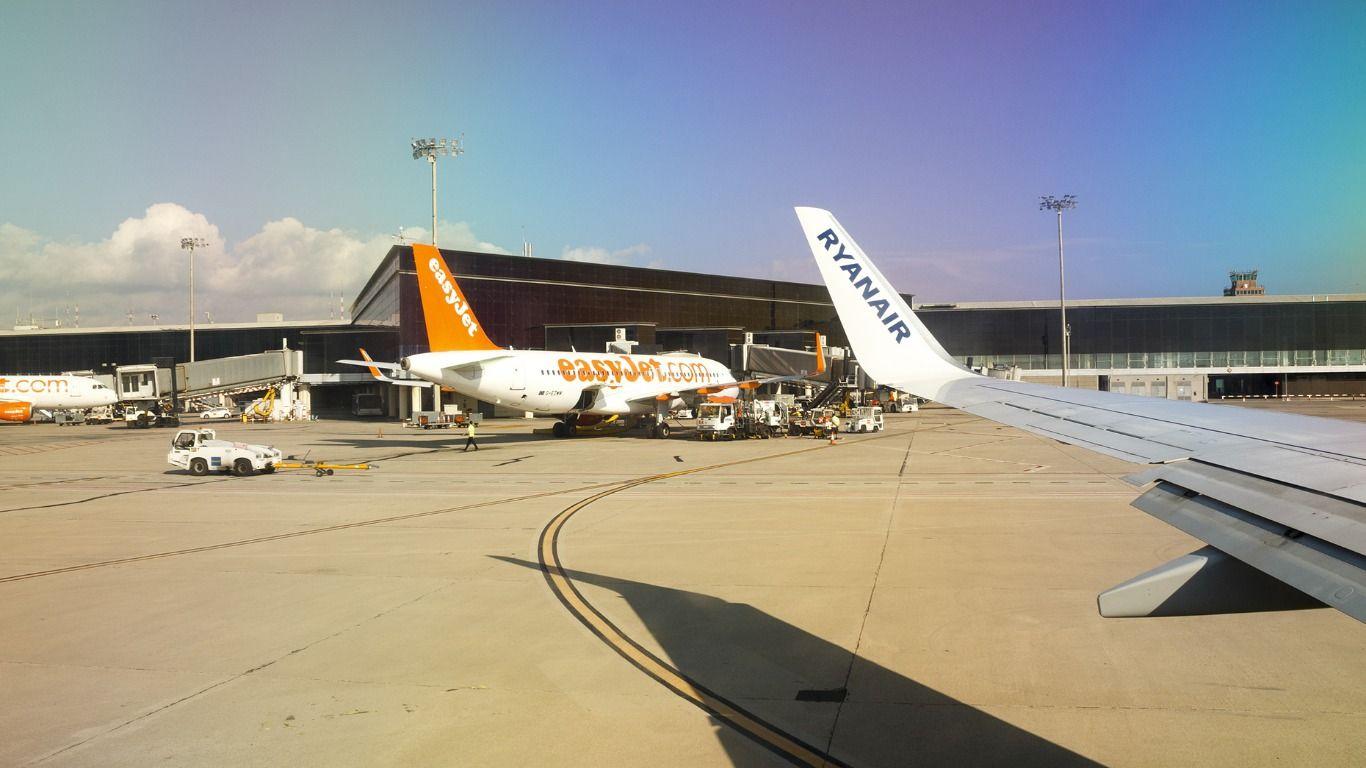 1366x768 easyJet vs Ryanair: the best budget airline for cheap plane tickets
