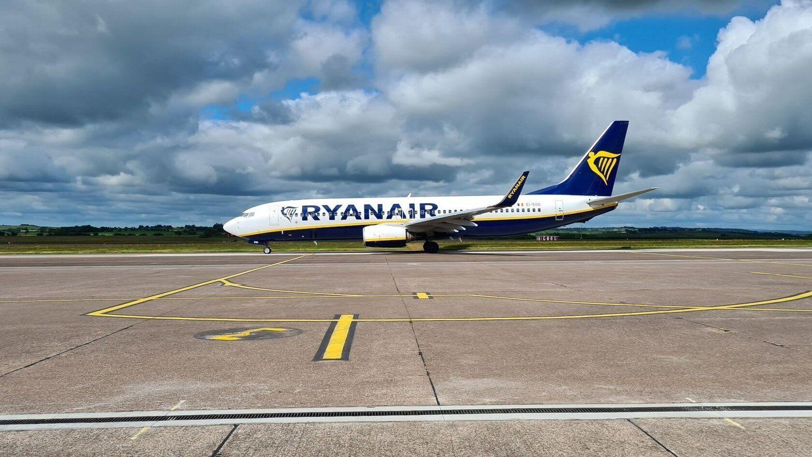 1600x900 Ryanair to close Cork and Shannon bases for the winter
