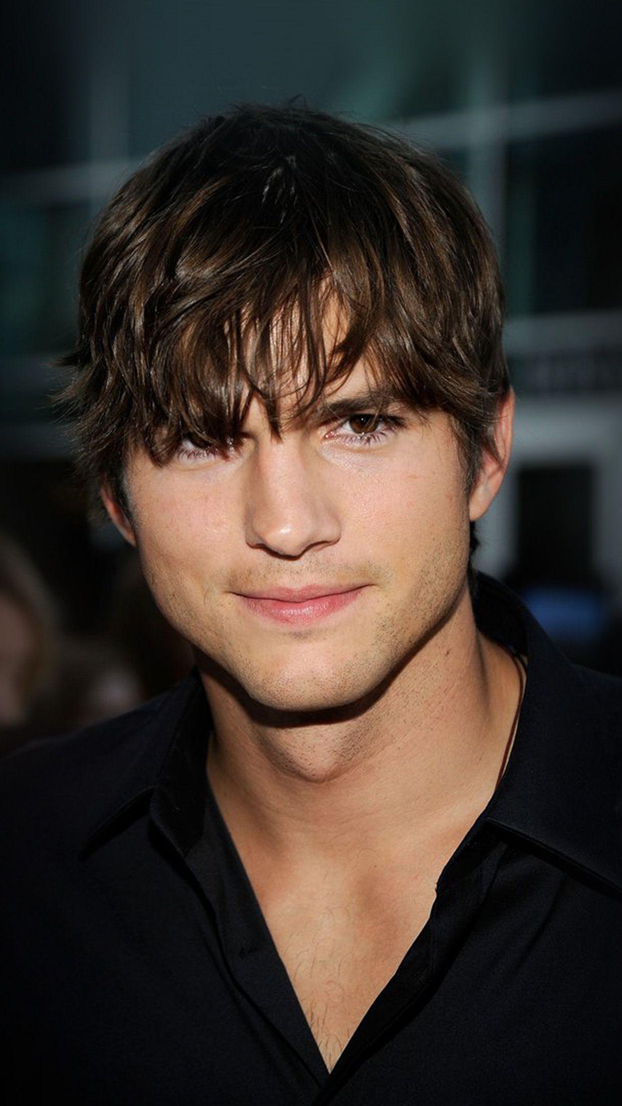 1242x2208 Ashton Kutcher Handsome Hollywood Actor Film Celebrity Wallpaper