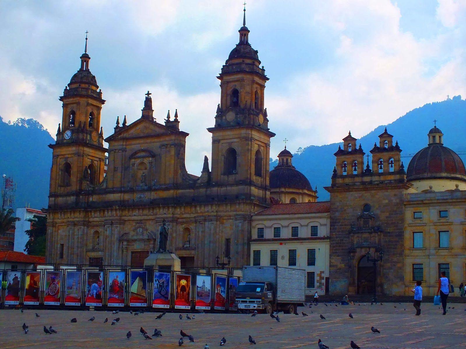 1600x1200 Bogotá Wallpaper