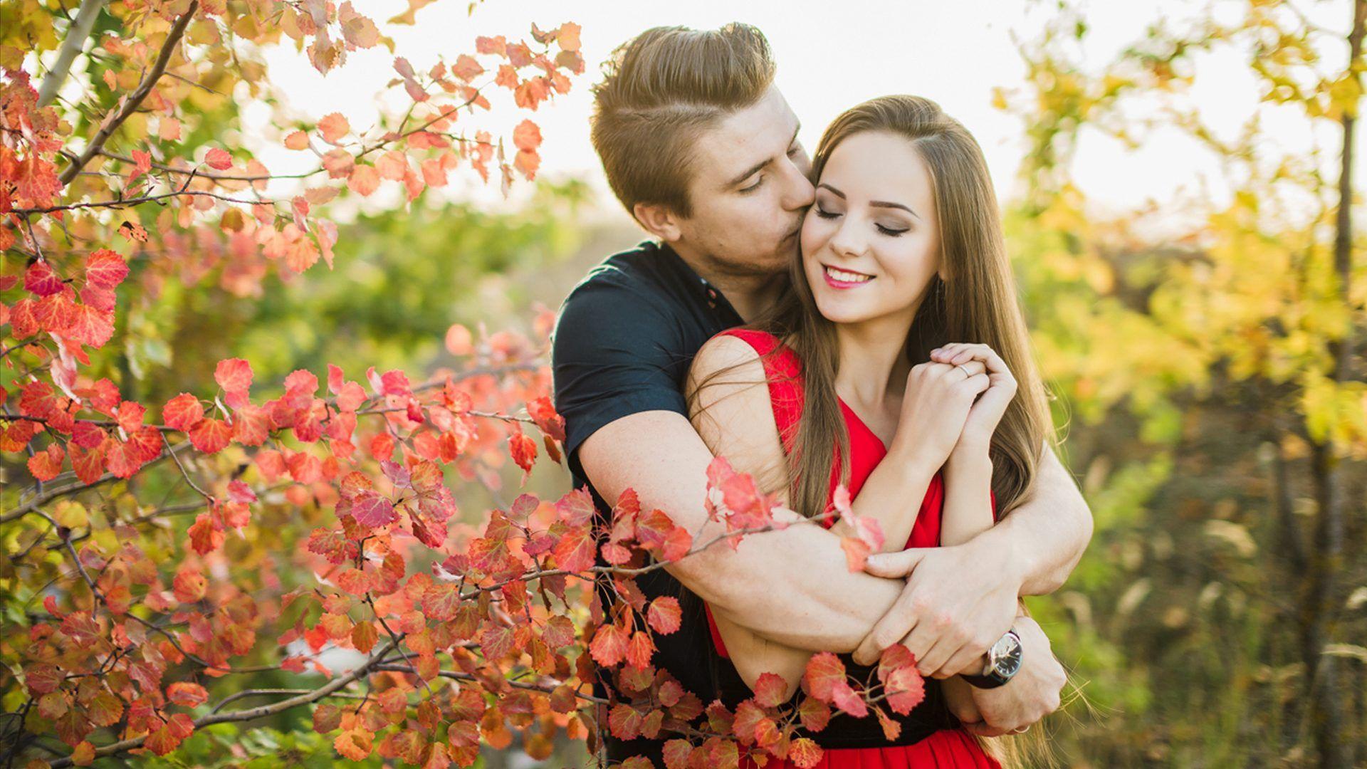 1920x1080 Beautiful Loving Couple Romance In Nature Autumn Leaves HD Wallpaper 1920x1200 :
