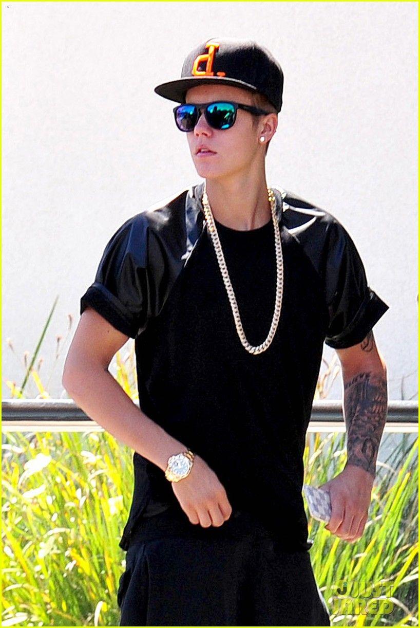 818x1222 Justin Bieber đi máy bay phản lực riêng để quay lại 
