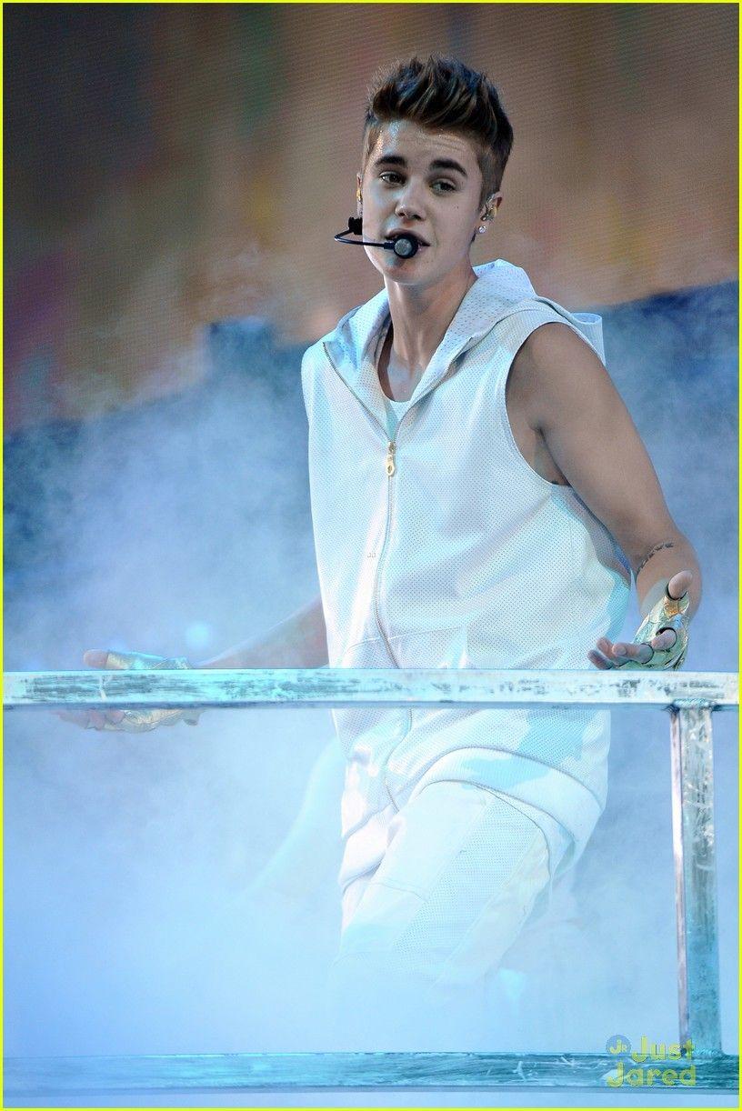 816x1222 Cody Simpson: Bật lại 