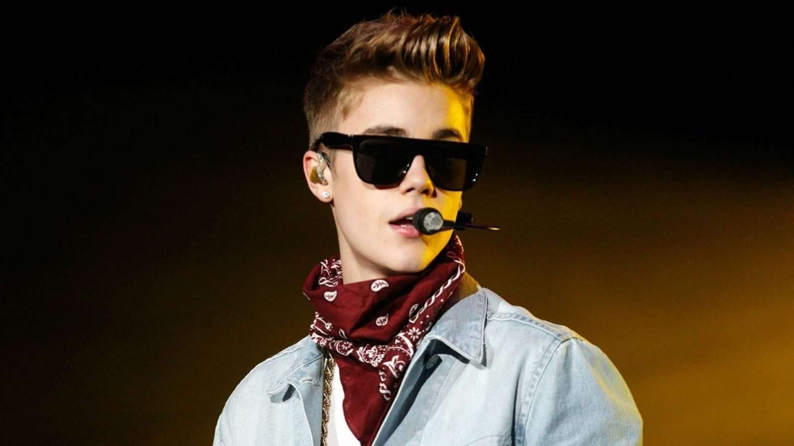 Hình nền Justin Bieber 1600x900 cho iPhone