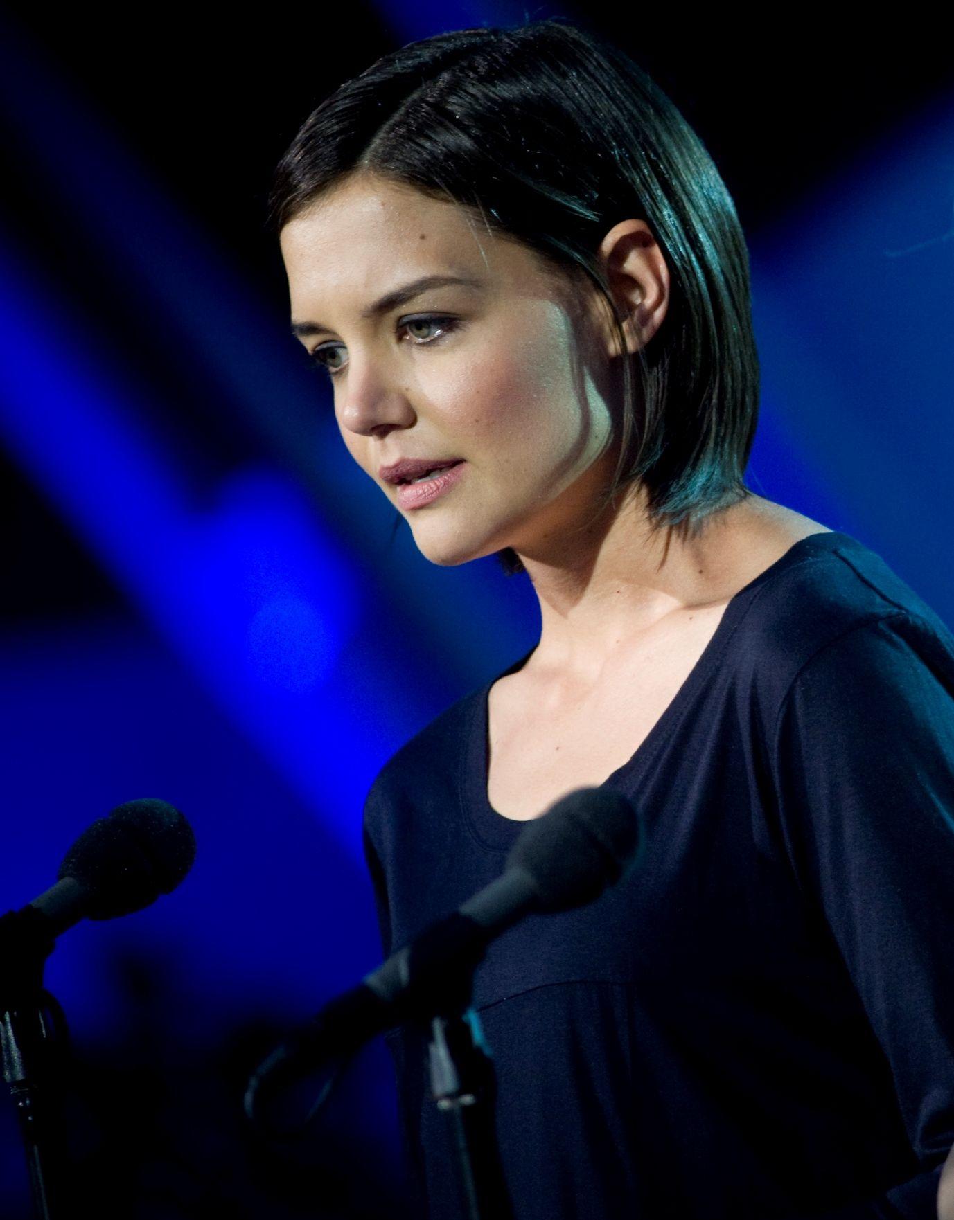 1377x1762 Katie Holmes