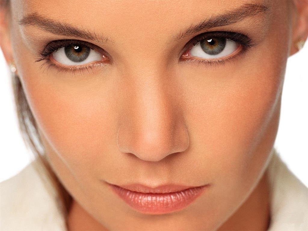 1024x768 Katie Holmes Wallpaper