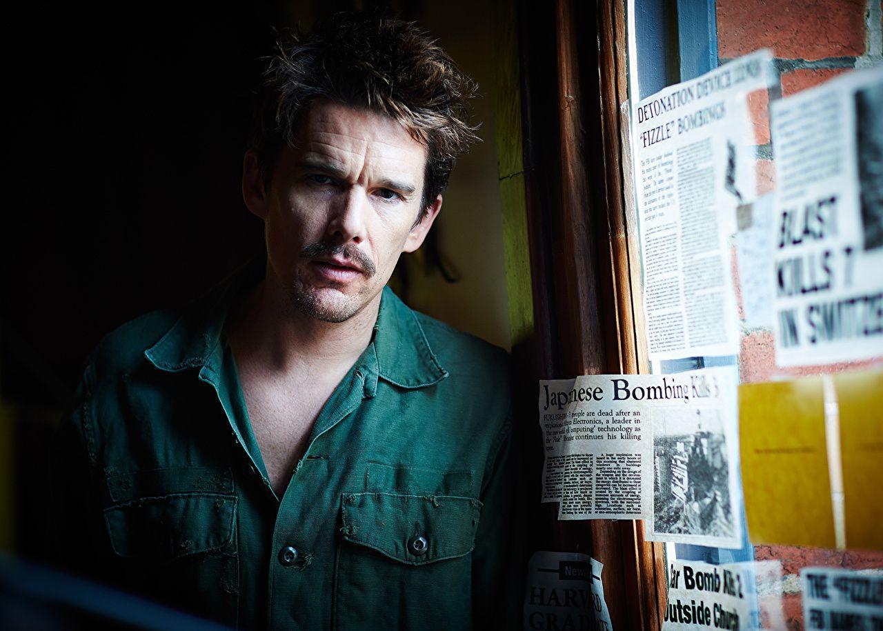 1280x915 Photos Men Newspaper Ethan Hawke The Bartender Predestination film