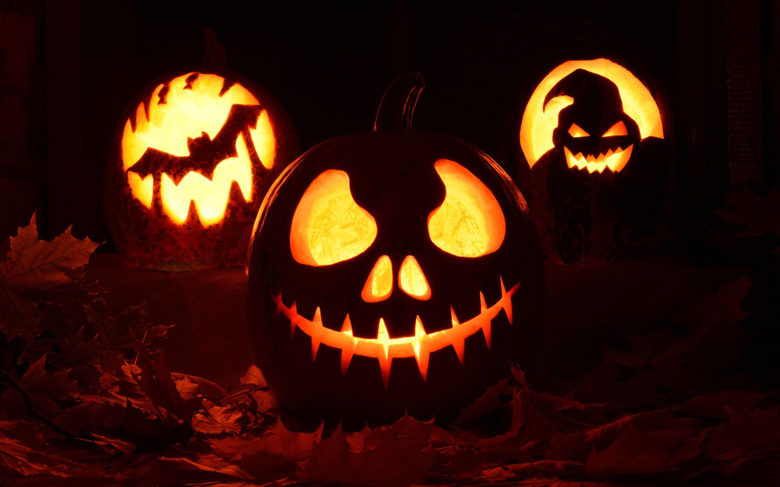 2560x1600 Fall, Halloween, Jack O' Lantern, Leaf Pumpkin Wallpaper