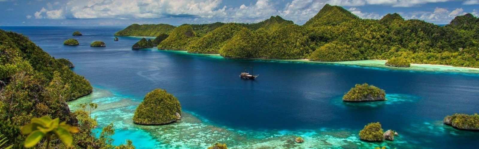 1600x500 Papua New Guinea. Maduro Dive. Exclusive Scuba Diving Packages
