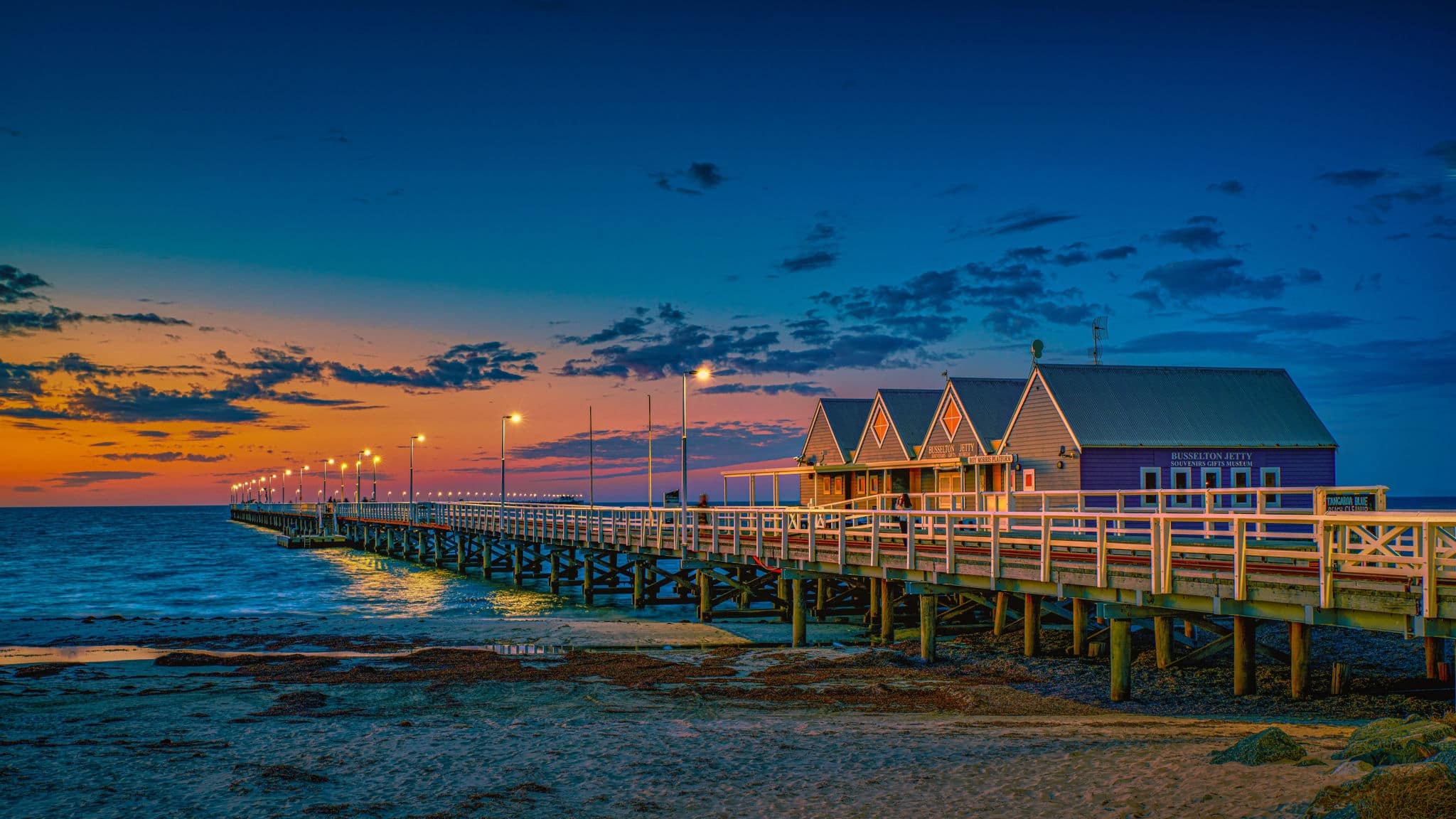 2048x1152 Cruises to Busselton, Australia