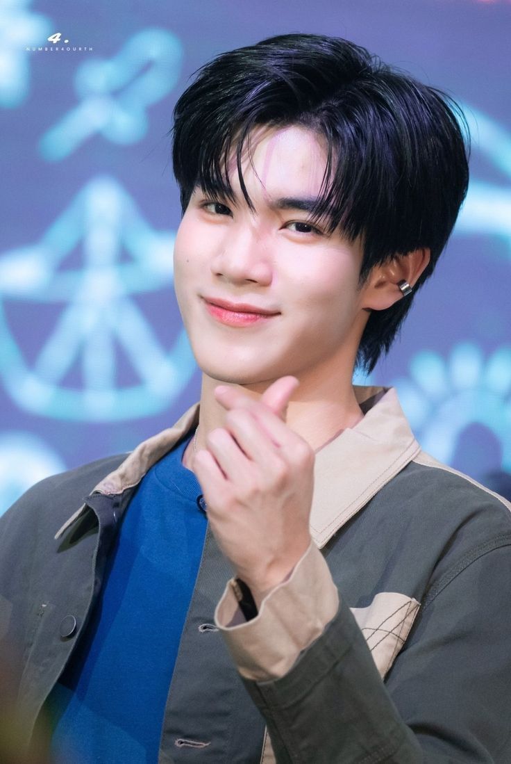 736x1099 Fourth Nattawat Jirochtikul