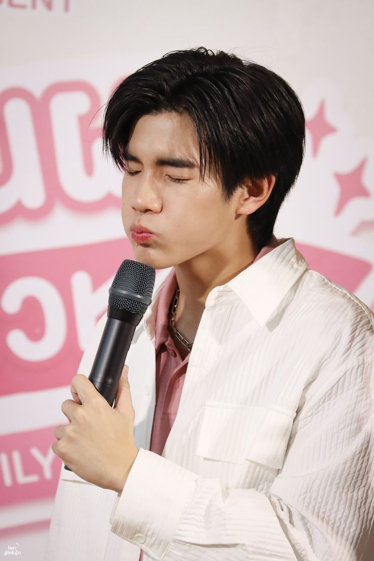 736x1103 Fourth wallpaper. Fourth nattawat bf material, Fourth nattawat boyfriend material, Fourth nattawat jirochtikul