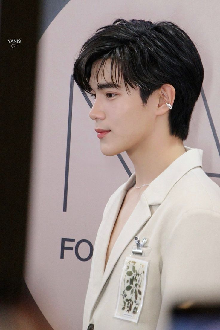 736x1104 Fourth pic meme. Fourth nattawat wallpaper aesthetic, Geminifourth logo, Fourth nattawat jirochtikul