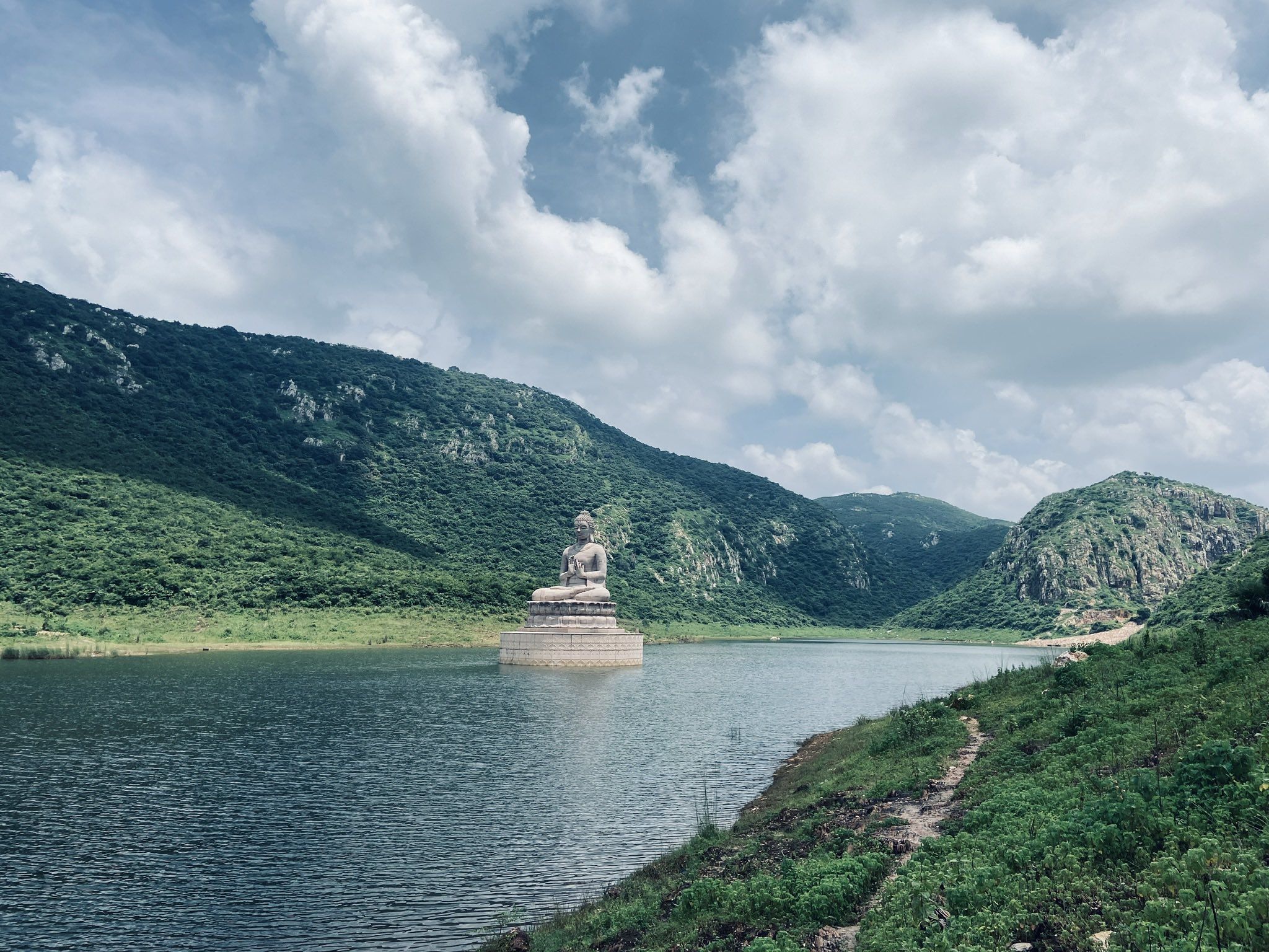 2048x1536 Ghoda Katora Lake In Rajgir, Nalanda, Bihar Nestled In A Valley Surrounded By Five Majestic Hills, It Feels Like Nature's Own Fortress : R India_tourism