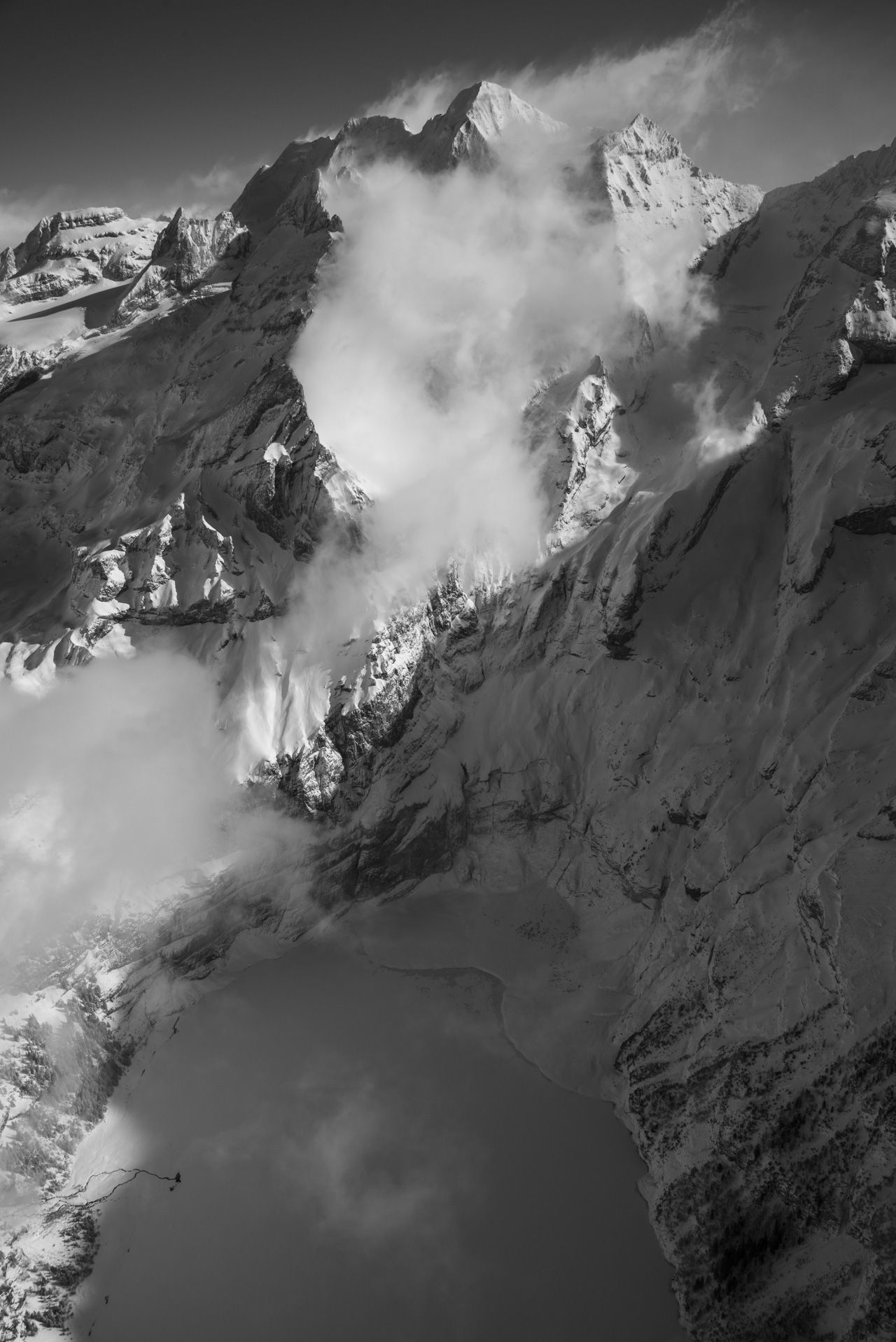 1280x1918 Photograph of Oeschinensee in winter