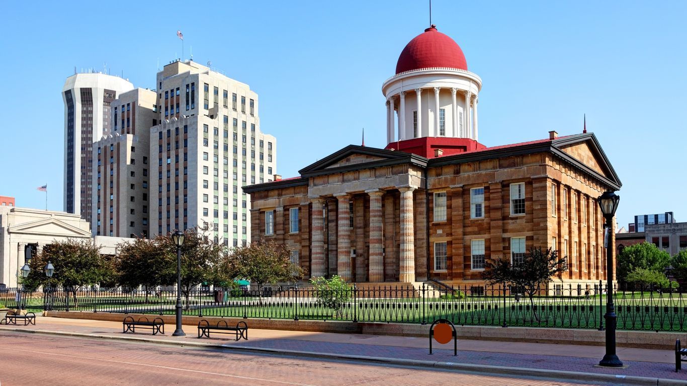 1366x768 Springfield Travel Guide