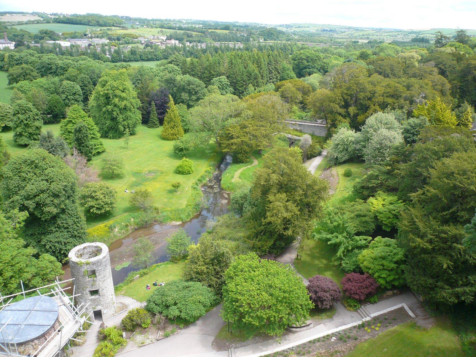 1600x1200 Economical Explorer: Cheap Things to Do in Ireland